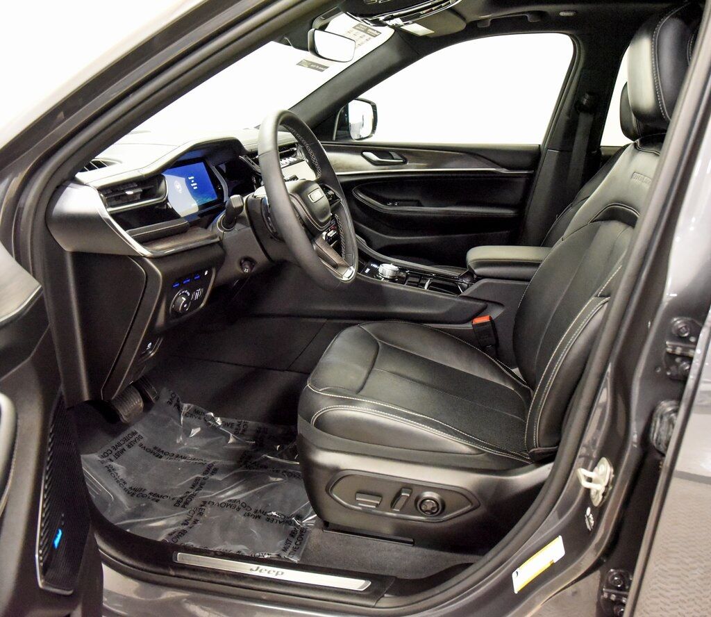 2023 Jeep Grand Cherokee Overland 4xe Akron