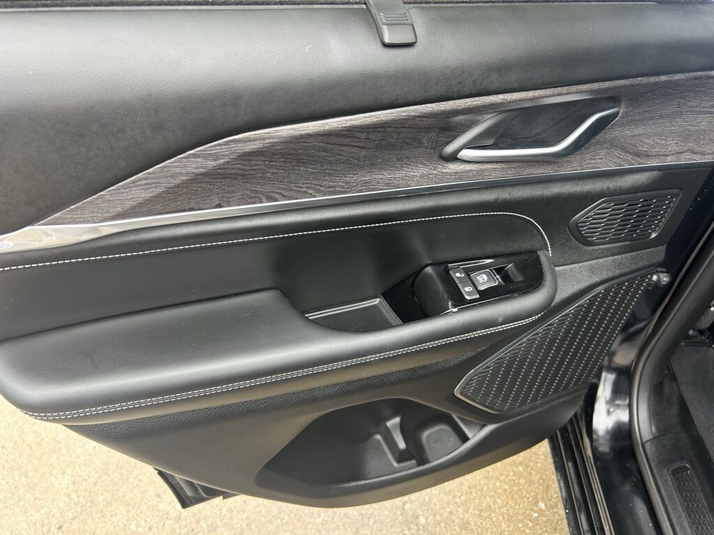 2023 Jeep Grand Cherokee Overland Crestwood KY