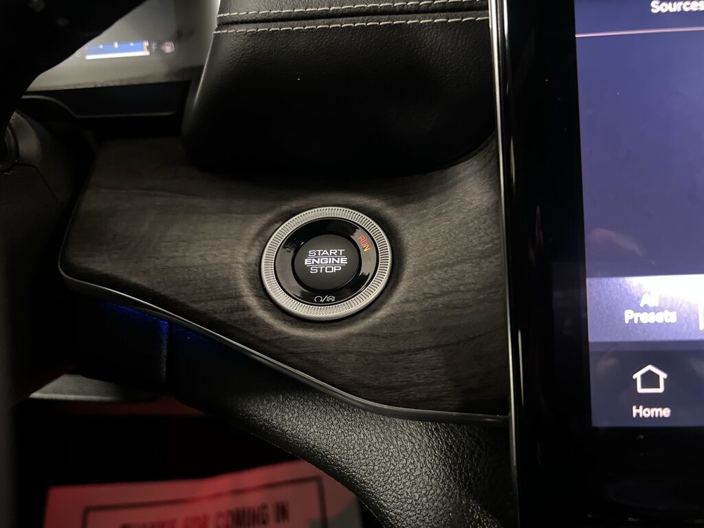 2023 Jeep Grand Cherokee Overland Loveland CO