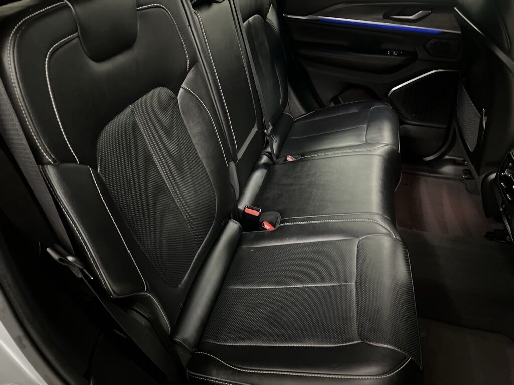 2023 Jeep Grand Cherokee Overland Loveland CO
