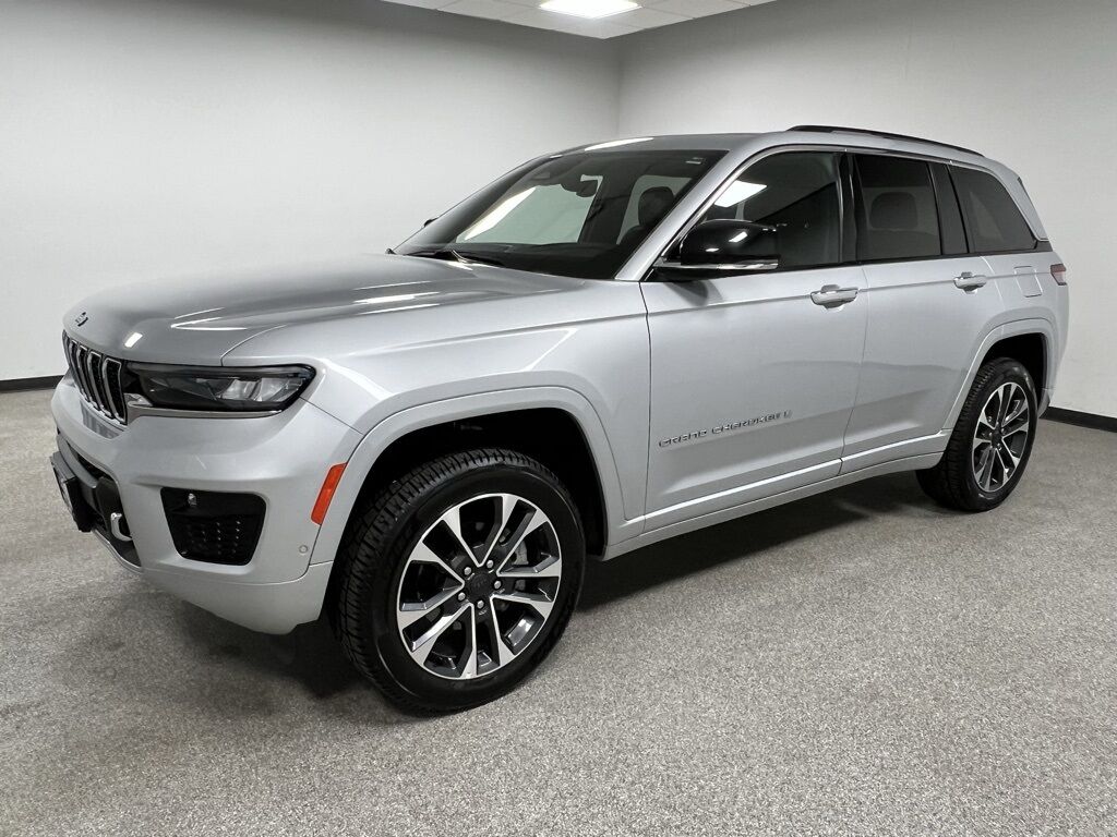 2023 Jeep Grand Cherokee Overland Loveland CO