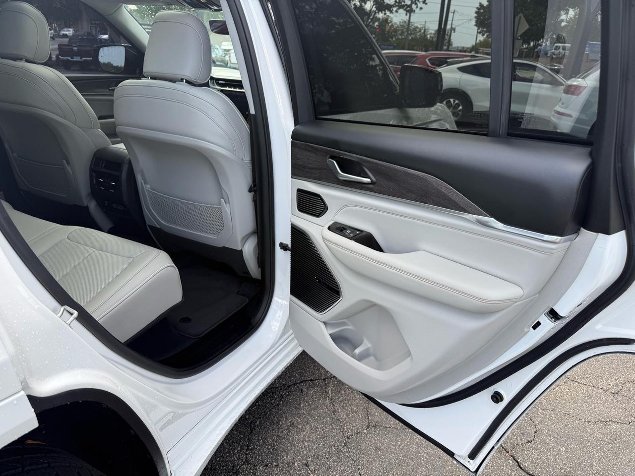 2023 Jeep Grand Cherokee Overland