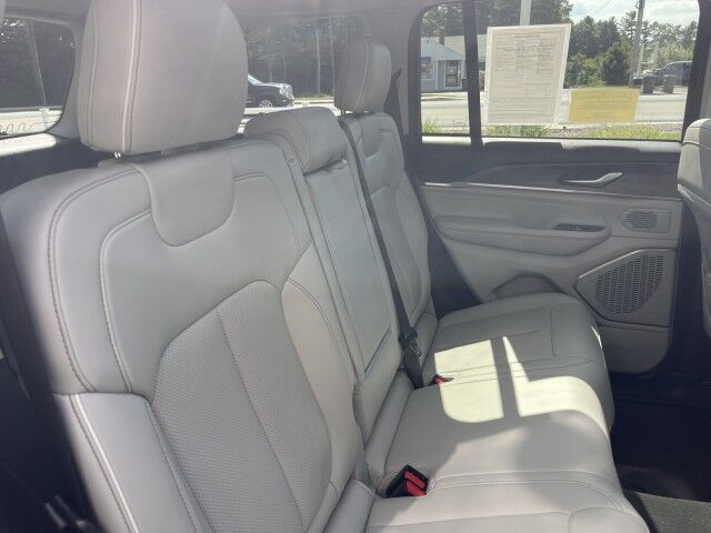 2023 Jeep Grand Cherokee Overland Marshfield MA