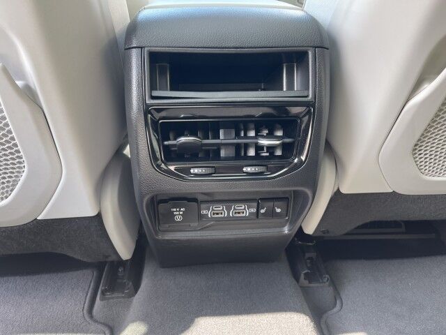 2023 Jeep Grand Cherokee Overland Marshfield MA