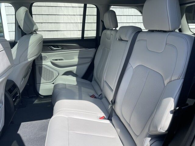 2023 Jeep Grand Cherokee Overland Marshfield MA