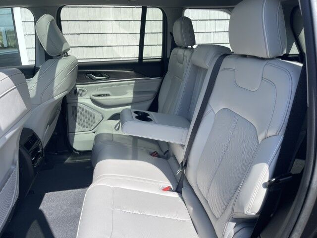 2023 Jeep Grand Cherokee Overland Marshfield MA