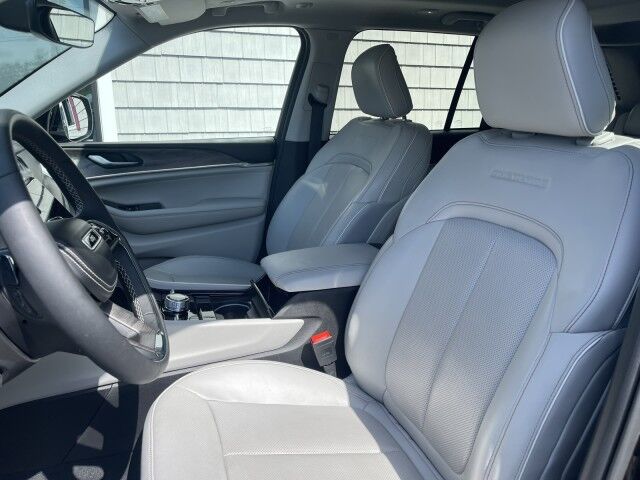 2023 Jeep Grand Cherokee Overland Marshfield MA