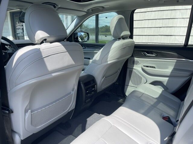 2023 Jeep Grand Cherokee Overland Marshfield MA