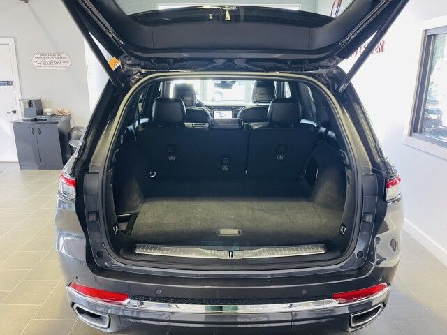 2023 Jeep Grand Cherokee Overland Marshfield MA