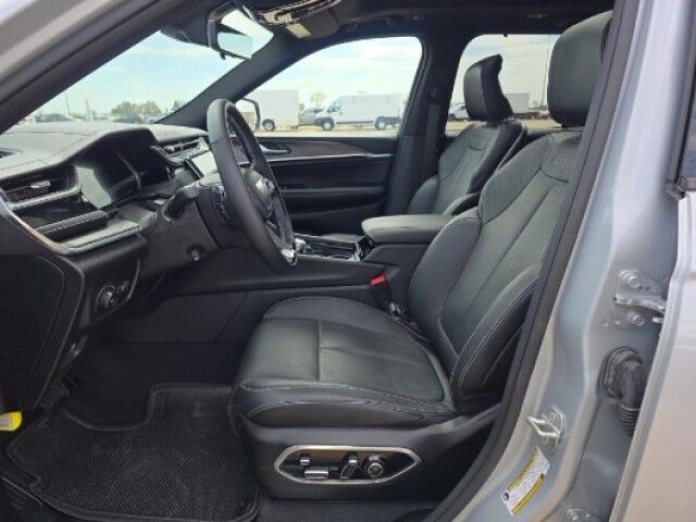 2023 Jeep Grand Cherokee Overland Marshfield MA