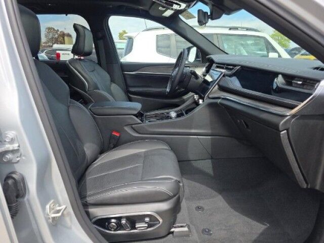 2023 Jeep Grand Cherokee Overland Marshfield MA
