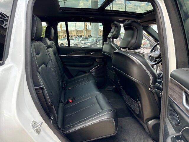 2023 Jeep Grand Cherokee Overland Springfield IL 2023 Jeep Grand Cherokee Overland Springfield IL