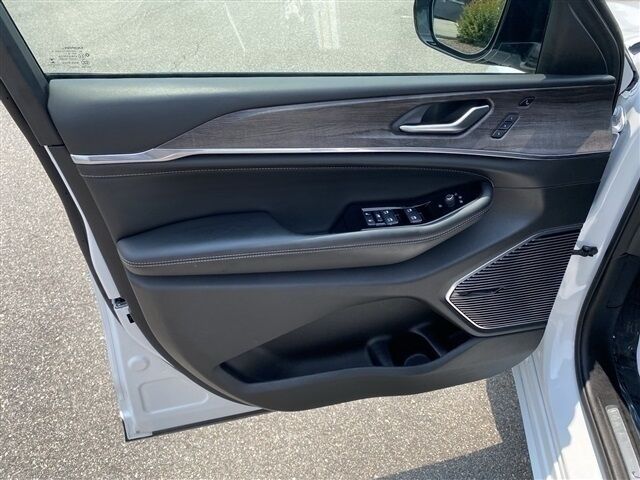 2023 Jeep Grand Cherokee Overland Waldorf MD