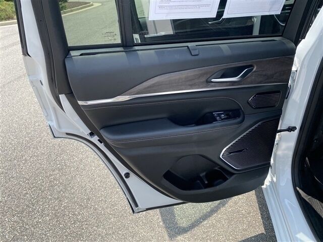 2023 Jeep Grand Cherokee Overland Waldorf MD