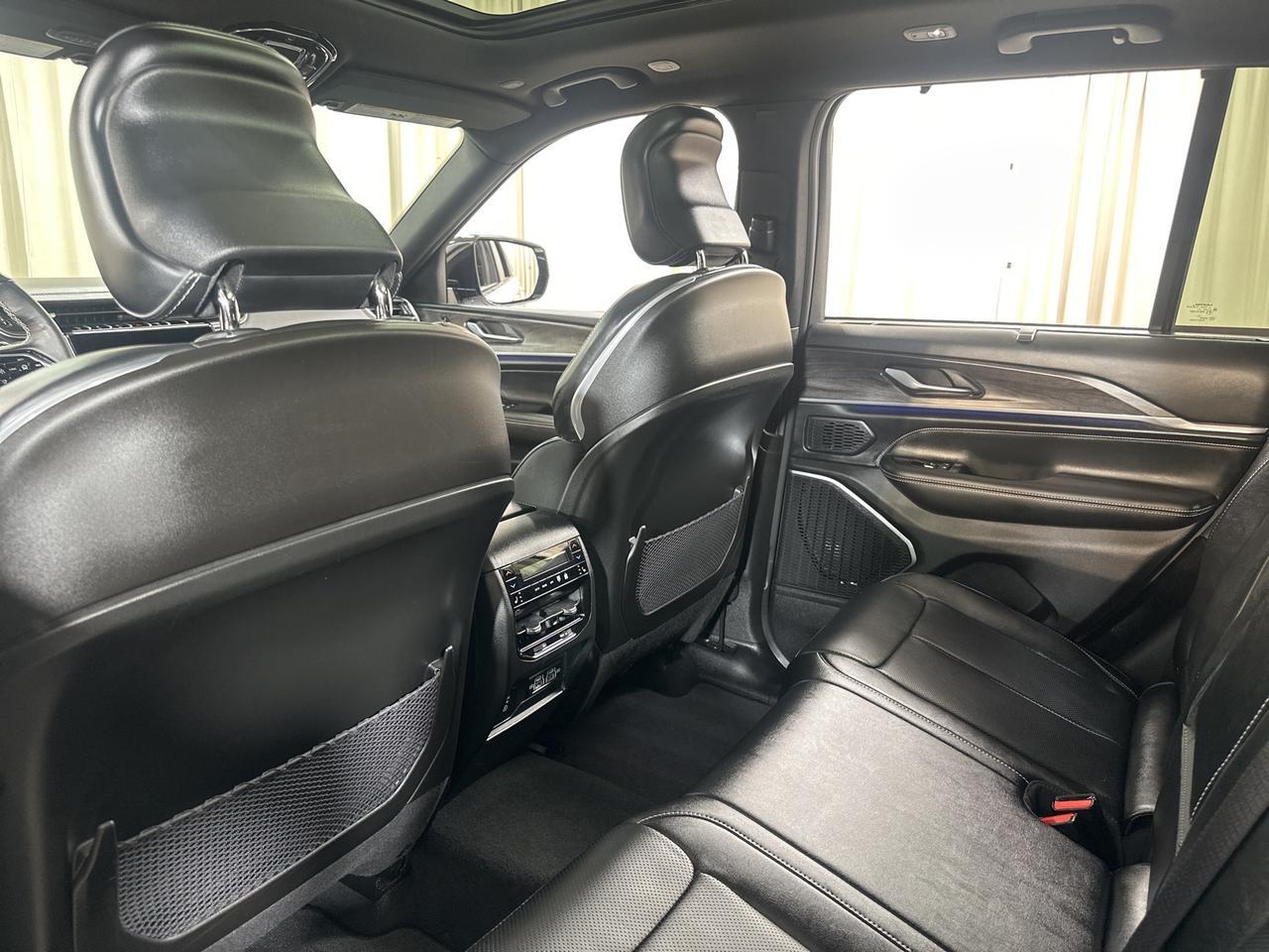 2023 Jeep Grand Cherokee Overland Warrenton VA