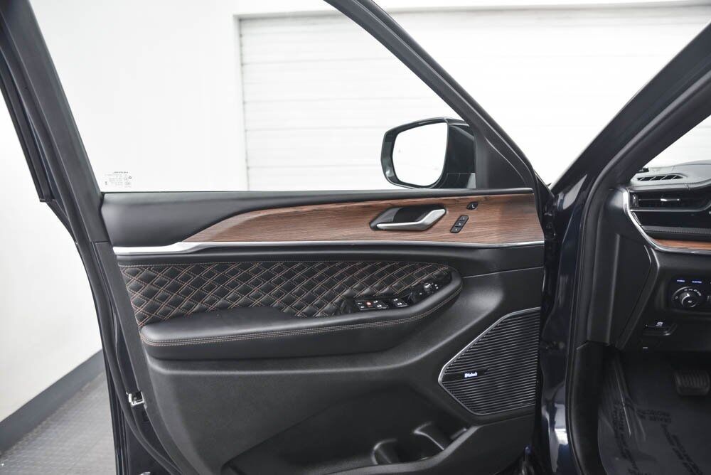 2023 Jeep Grand Cherokee Summit 4xe AKRON OH