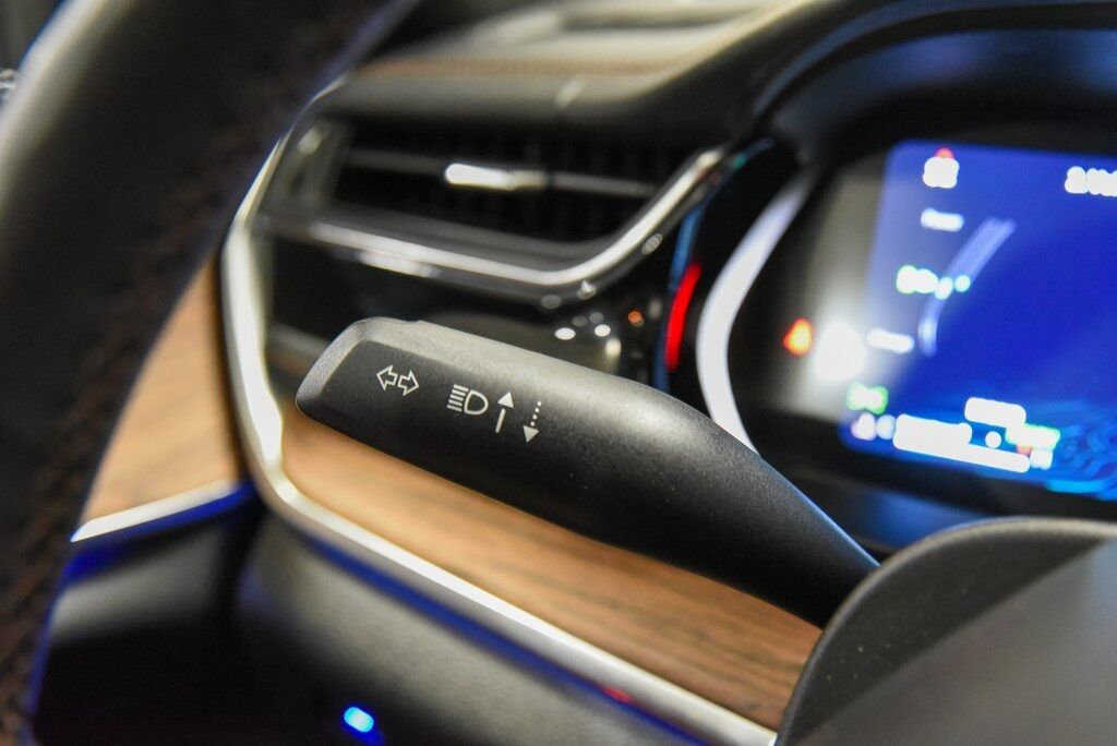2023 Jeep Grand Cherokee Summit 4xe Akron OH