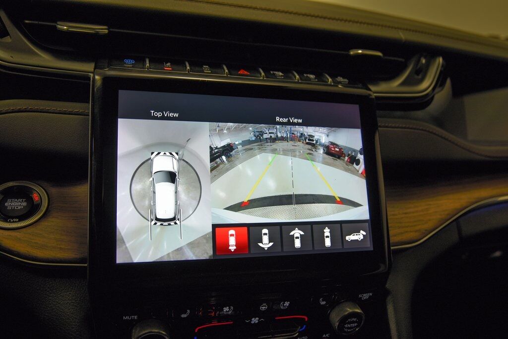 2023 Jeep Grand Cherokee Summit 4xe Akron OH