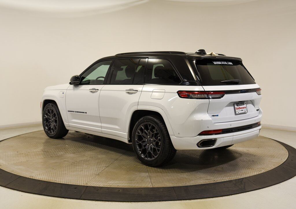 2023 Jeep Grand Cherokee Summit 4xe Akron OH