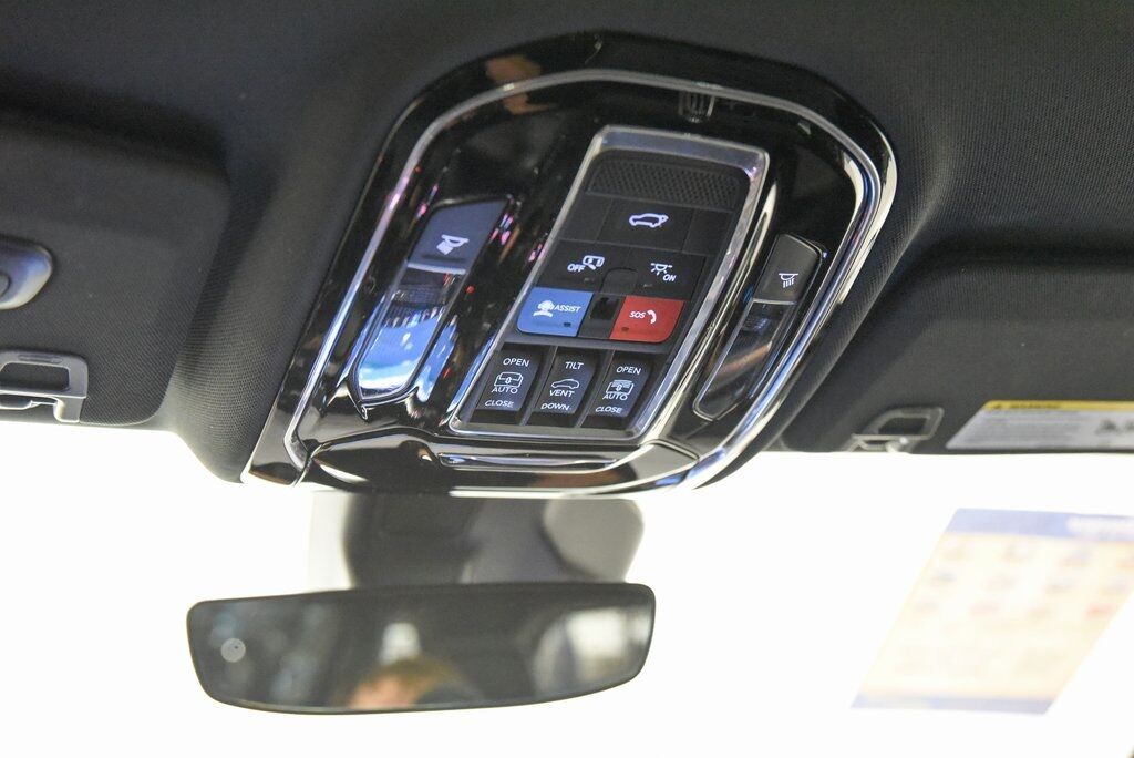 2023 Jeep Grand Cherokee Summit 4xe Akron OH