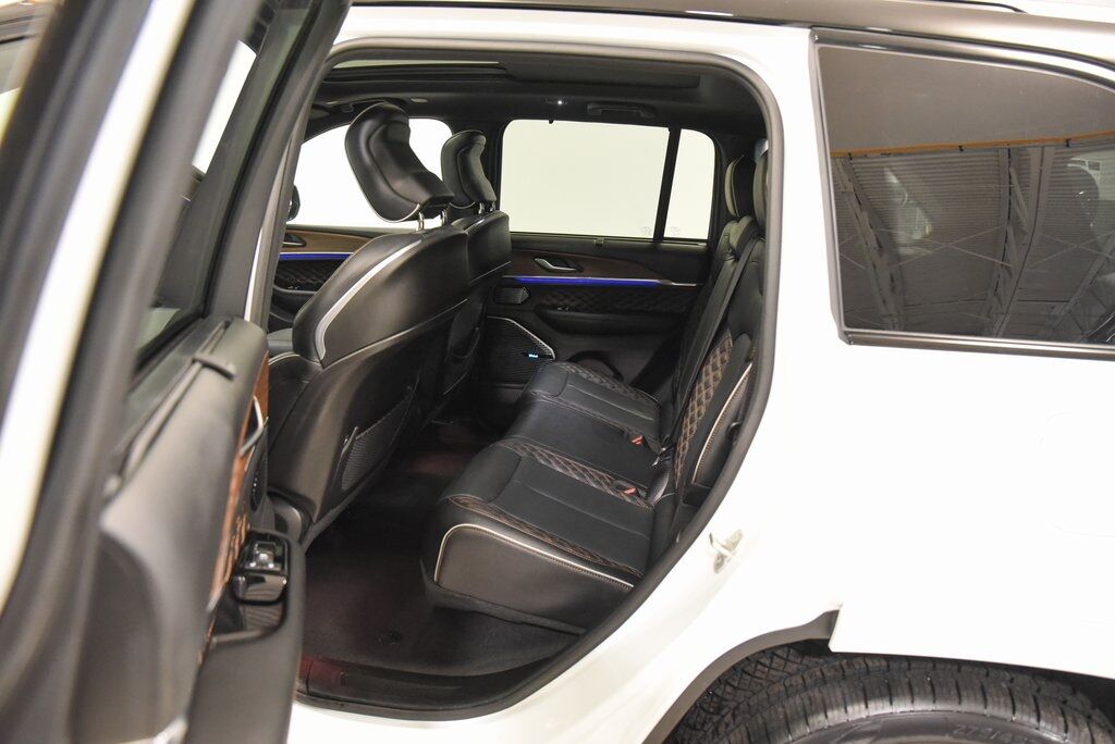 2023 Jeep Grand Cherokee Summit 4xe Akron OH