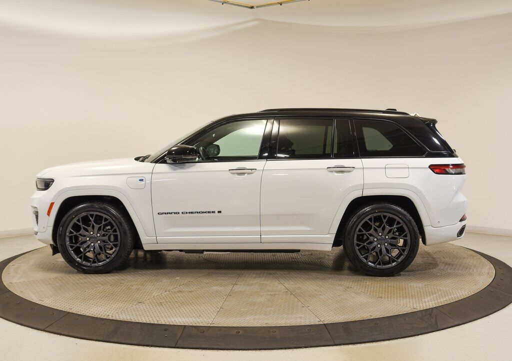 2023 Jeep Grand Cherokee Summit 4xe Akron OH