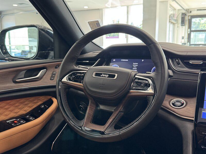 2023 Jeep Grand Cherokee Summit Gladstone OR