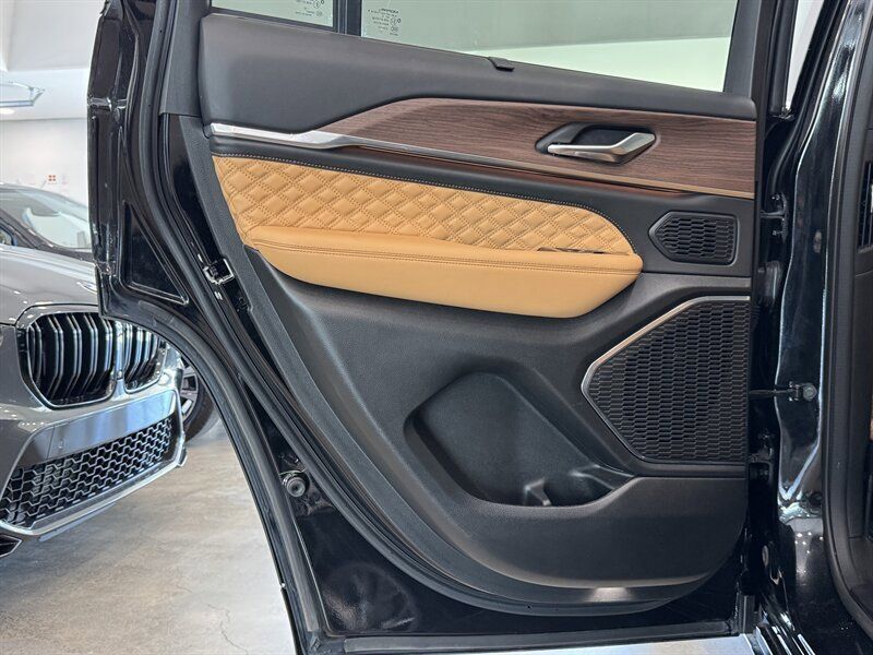 2023 Jeep Grand Cherokee Summit Gladstone OR