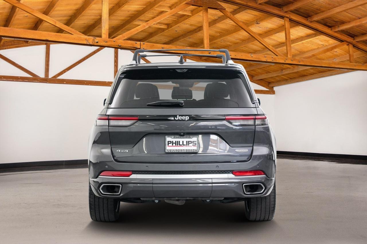 2023 Jeep Grand Cherokee Summit Reserve photo 4