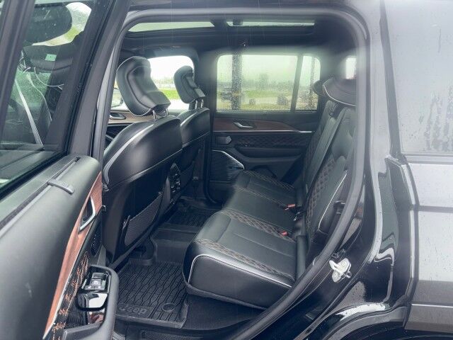 2023 Jeep Grand Cherokee Summit Whitecourt AB