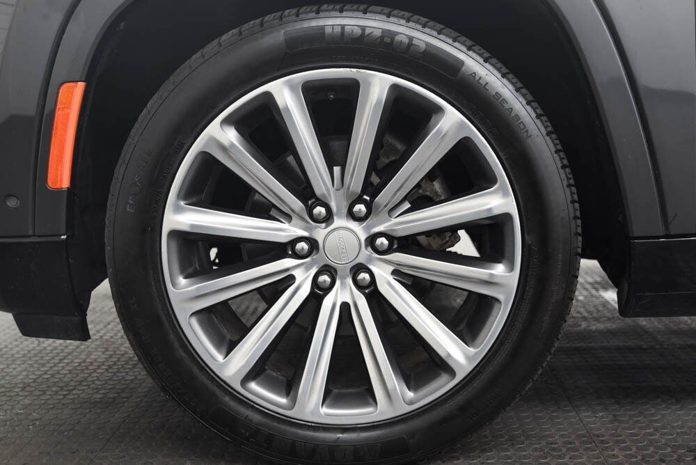 2023 Jeep Grand Wagoneer L Series II Akron OH