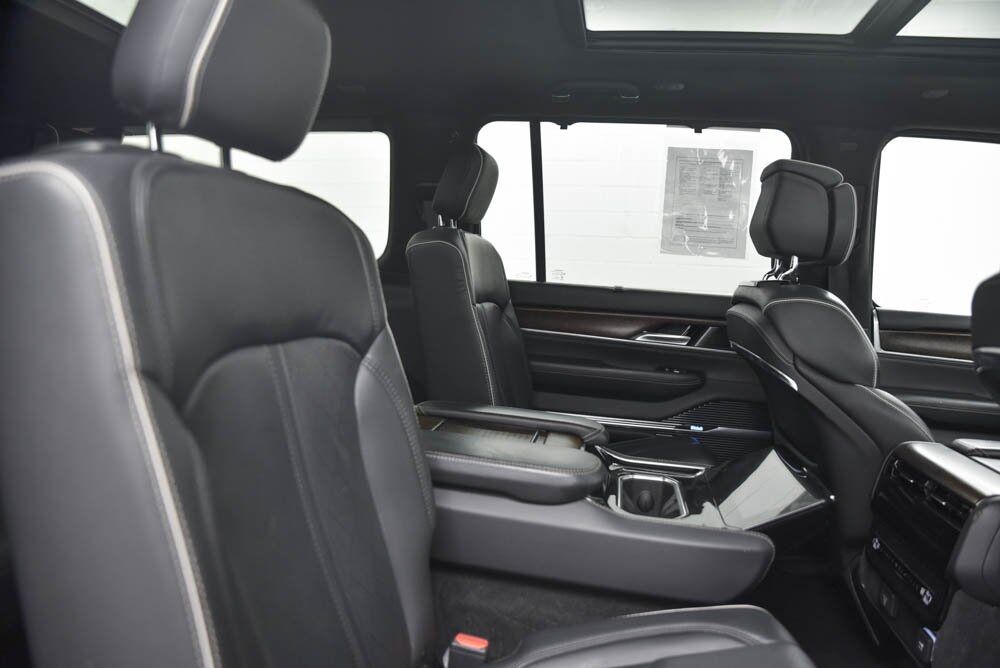 2023 Jeep Grand Wagoneer L Series II Akron OH