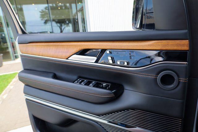 2023 Jeep Grand Wagoneer L Series III  Selma TX