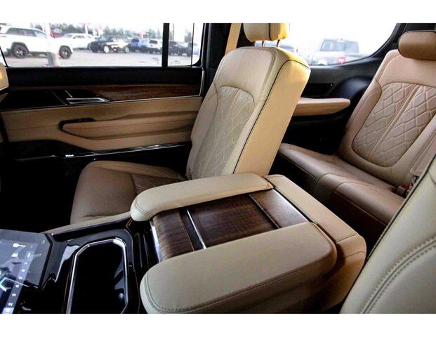 2023 Jeep Grand Wagoneer Series III Obsidian Irving TX