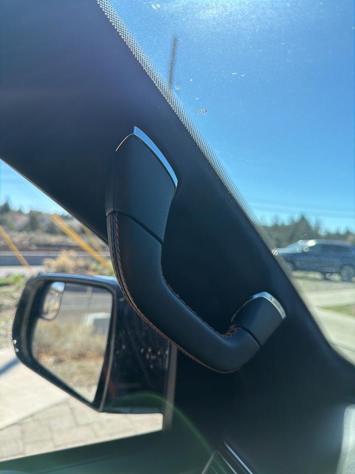 2023 Jeep Grand Wagoneer Series III Bend OR