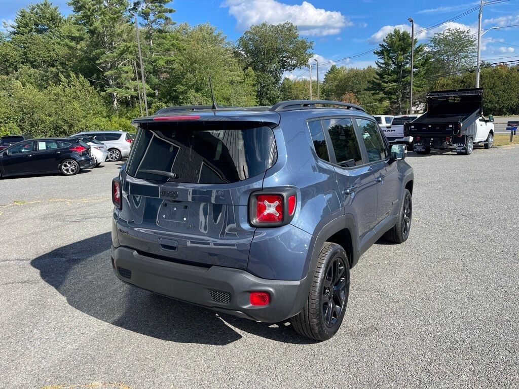2023 Jeep Renegade ALTITUDE 4X4 Orange MA