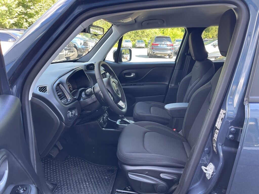 2023 Jeep Renegade ALTITUDE 4X4 Orange MA