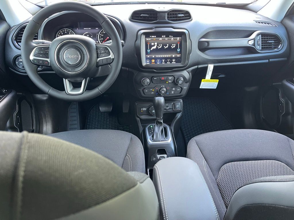2023 Jeep Renegade ALTITUDE 4X4 Orange MA