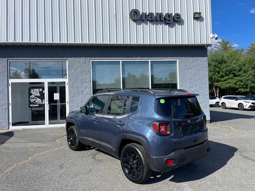 2023 Jeep Renegade ALTITUDE 4X4 Orange MA