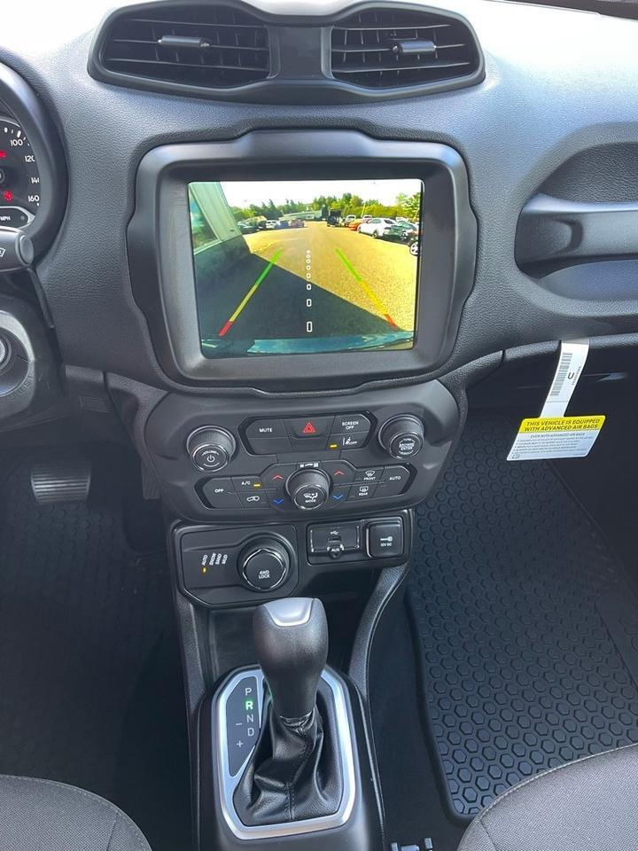 2023 Jeep Renegade ALTITUDE 4X4 Orange MA