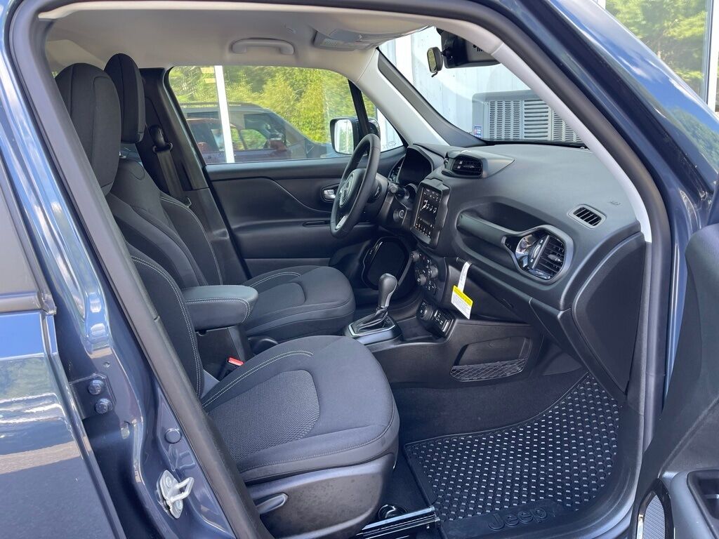 2023 Jeep Renegade ALTITUDE 4X4 Orange MA