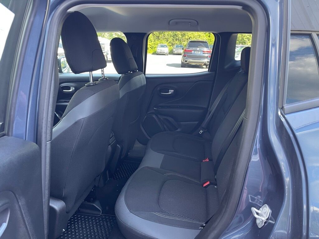 2023 Jeep Renegade ALTITUDE 4X4 Orange MA