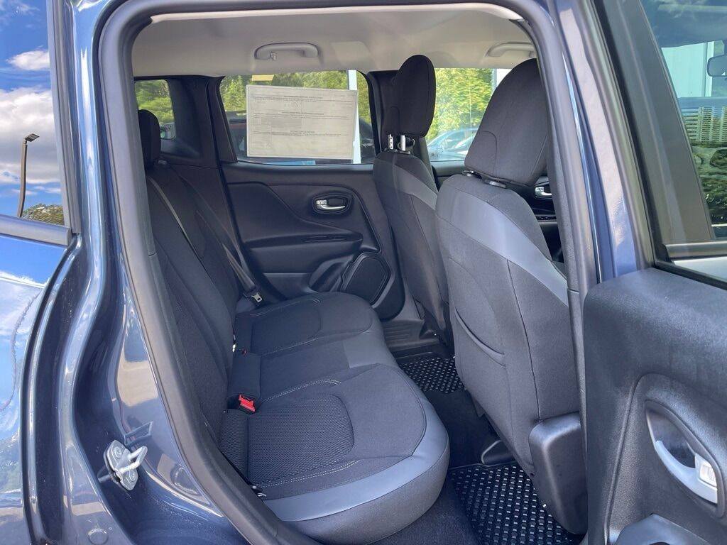 2023 Jeep Renegade ALTITUDE 4X4 Orange MA