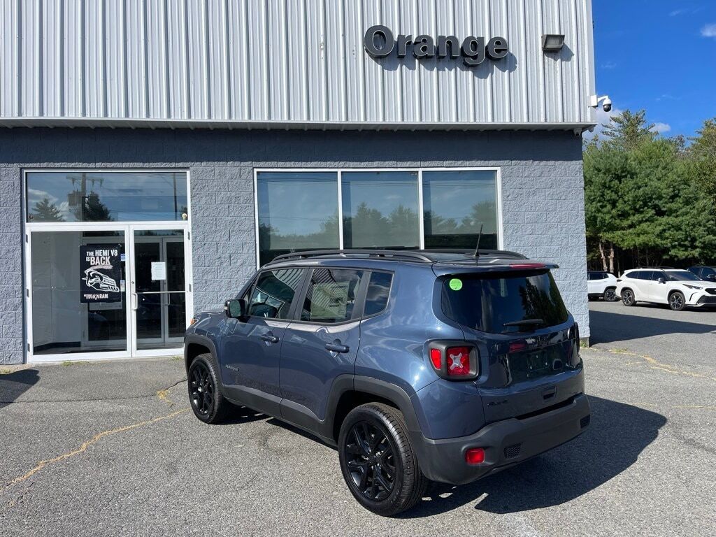 2023 Jeep Renegade ALTITUDE 4X4 Orange MA