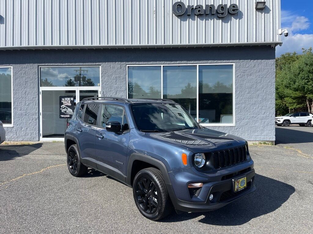 2023 Jeep Renegade ALTITUDE 4X4 Orange MA