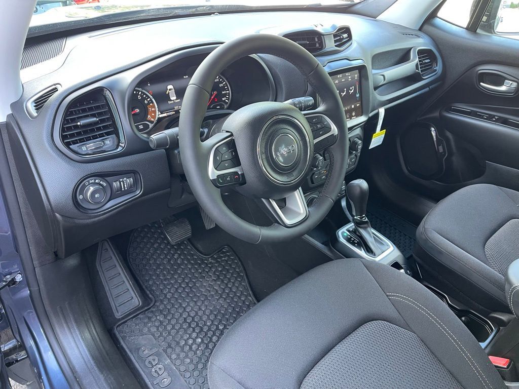 2023 Jeep Renegade Altitude Orange MA