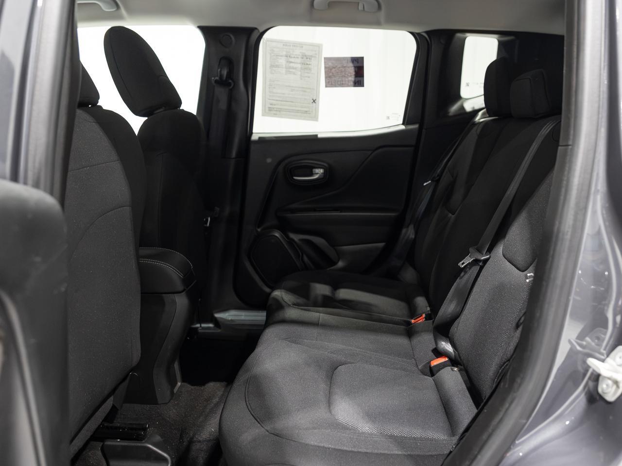 2023 Jeep Renegade Latitude 4WD Cranberry PA