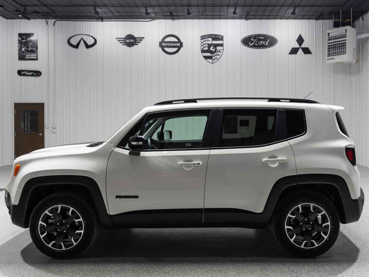 2023 Jeep Renegade Latitude 4WD NAV Cranberry PA