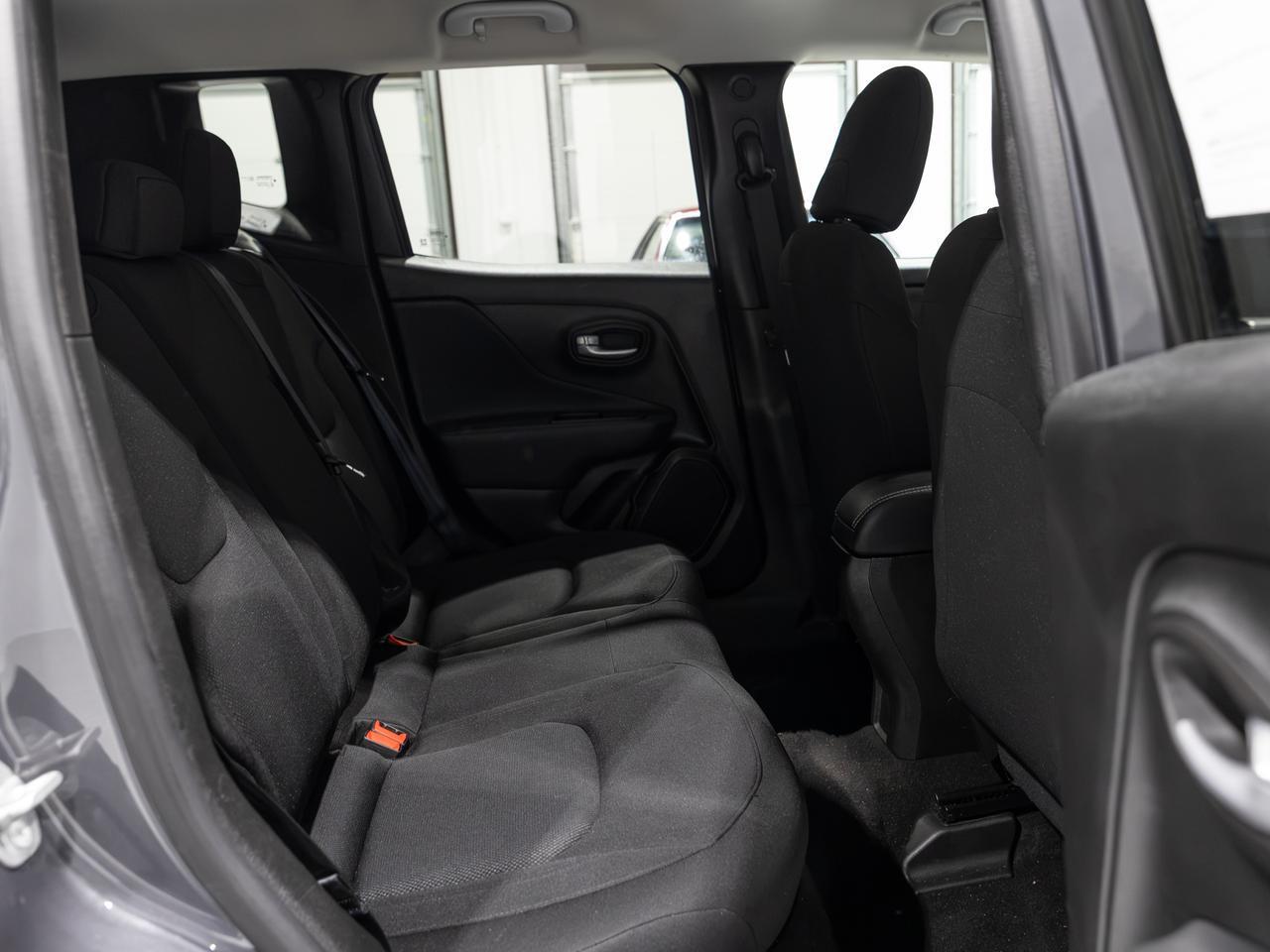 2023 Jeep Renegade Latitude 4WD NAV Cranberry PA