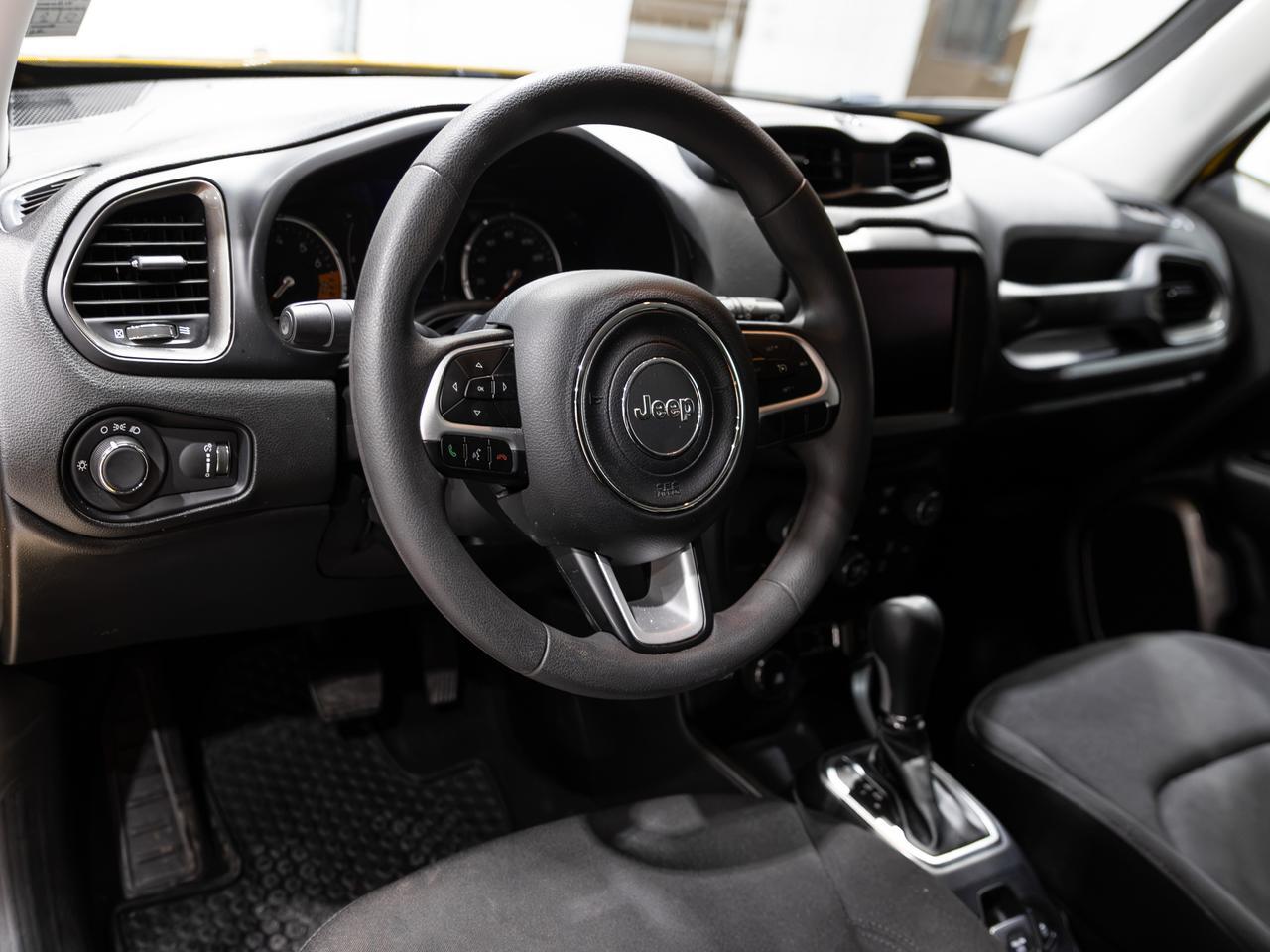 2023 Jeep Renegade Latitude 4WD NAV Cranberry PA